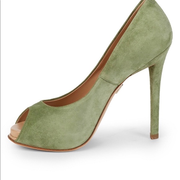 Roger Vivier Shoes - Picture 1 of 6